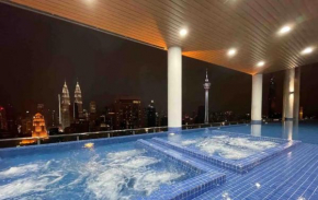 Luxury 2BR Duplex Infinity Pool KL View 2房3浴套房